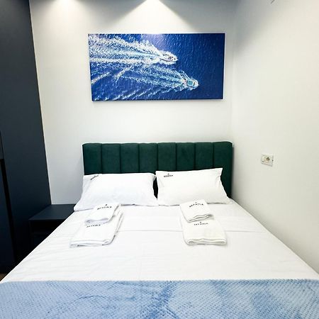 Marina Private Room Shkodër エクステリア 写真