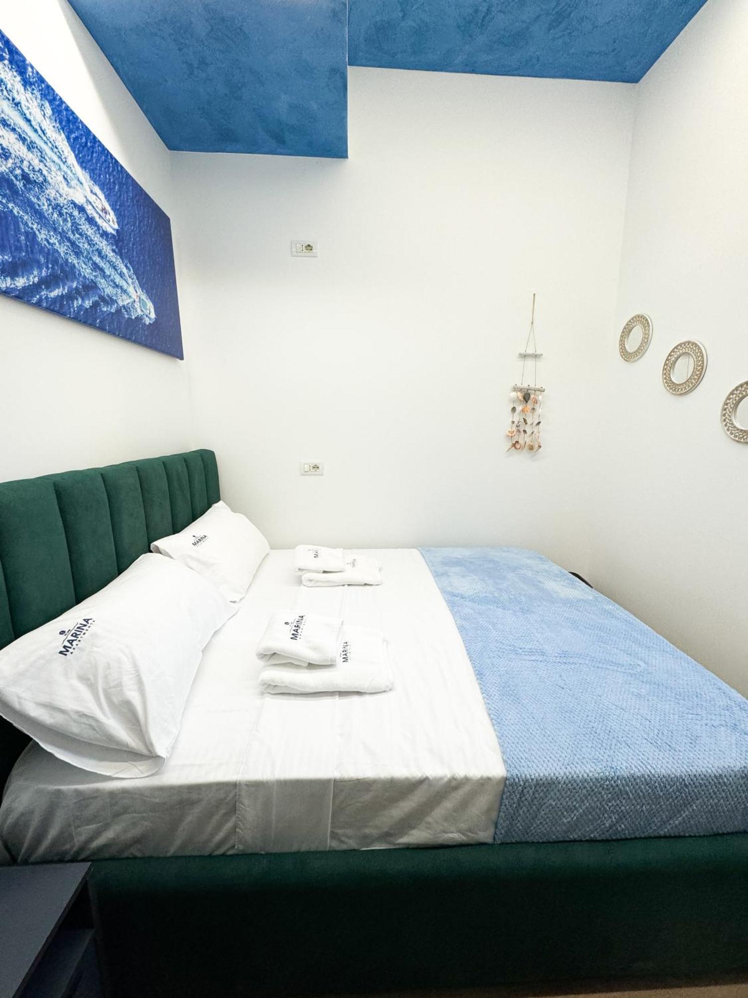 Marina Private Room Shkodër エクステリア 写真