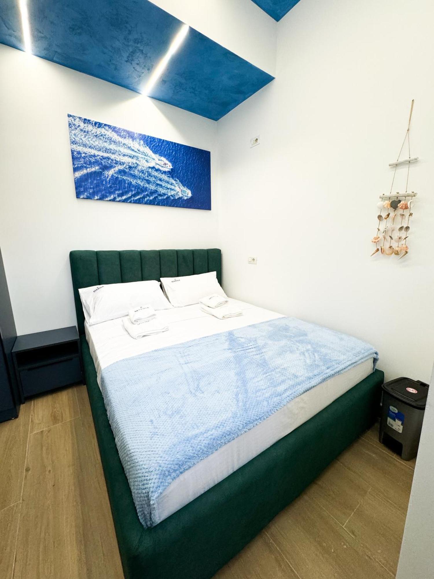 Marina Private Room Shkodër エクステリア 写真