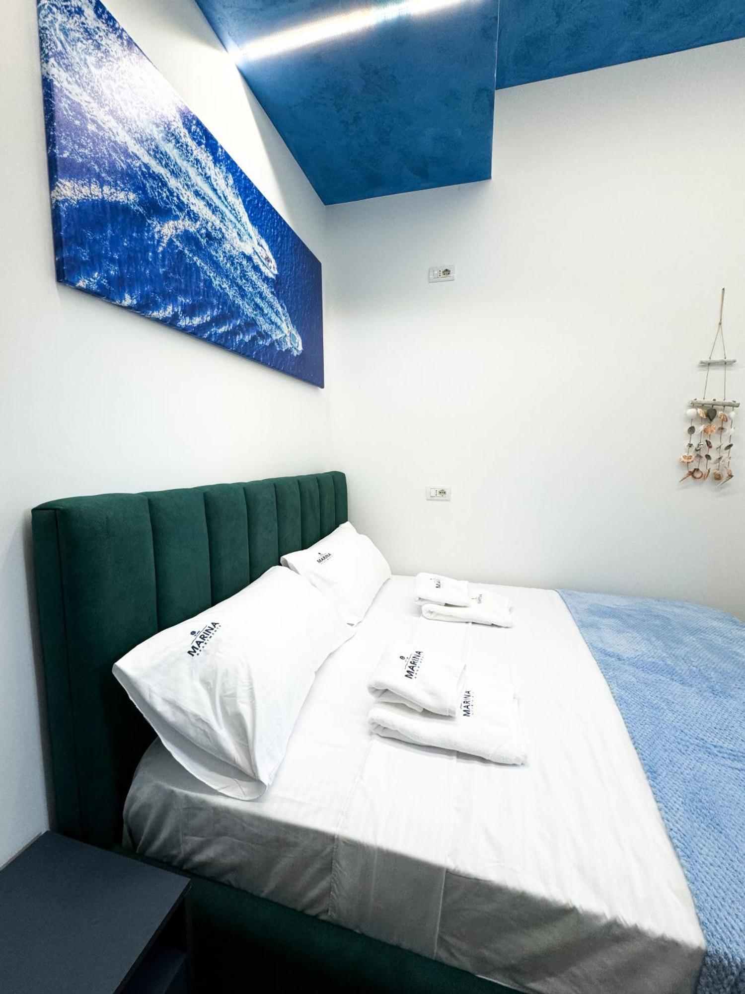 Marina Private Room Shkodër エクステリア 写真